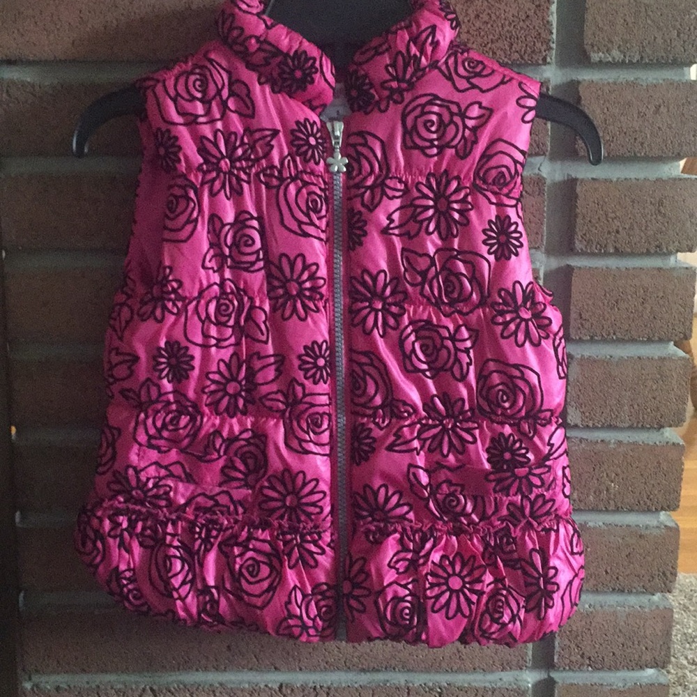 Girls puffer vest.